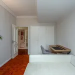 Rent 3 bedroom apartment of 110 m² in Lisbon