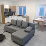 Pronajměte si 3 ložnic/e dům o rozloze 276 m² v Rajhrad