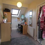 Rent 4 bedroom flat in Leeds