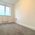 Rent 3 bedroom flat in East Midlands