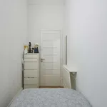 Rent a room in lisbon