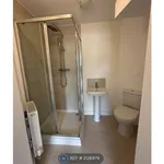 Rent 2 bedroom house in Leeds