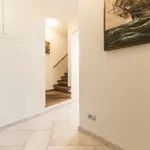 Rent 6 bedroom apartment of 93 m² in Genova