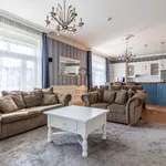 Rent 4 bedroom apartment of 124 m² in Budapest