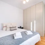 Rent 1 bedroom apartment of 56 m² in Porto