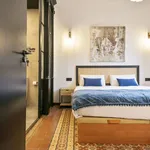 Rent 4 bedroom apartment of 250 m² in Barcelona