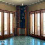 Affitto 6 camera appartamento di 194 m² in Bari