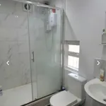 Rent 9 bedroom house in Leeds