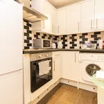 Rent 2 bedroom flat in Cardiff