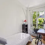 Appartement de 135 m² avec 5 chambre(s) en location à Paris