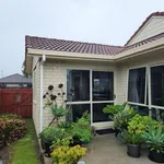 Rent 3 bedroom house in Papamoa