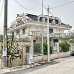 Rent 10 bedroom house of 720 m² in Capua