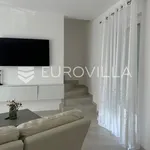 Najam 3 spavaće sobe kuća od 230 m² u Momjan - Momiano