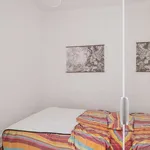 Rent a room in lisbon