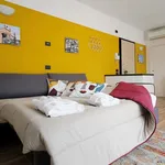 Rent 2 bedroom apartment in Milan