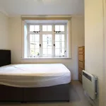 Flat to rent in Portsmouth Road, Guildford GU2