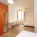 Rent a room of 175 m² in barcelona