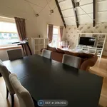 Rent 4 bedroom flat in Scotland