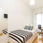 Rent a room of 140 m² in madrid