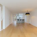 Huur 4 slaapkamer appartement van 121 m² in Stationsbuurt