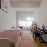 Rent 4 bedroom apartment of 150 m² in Berlin