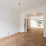 Huur 6 slaapkamer huis van 291 m² in Woluwe-Saint-Lambert