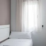 Rent a room of 250 m² in madrid