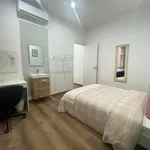 Rent a room of 100 m² in Barcelona