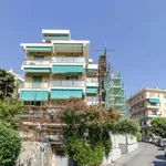 Rent 2 bedroom apartment in genoa