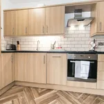 Rent 3 bedroom flat in Leeds