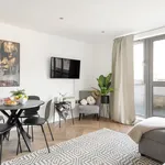 Rent 2 bedroom flat of 1496 m² in Bristol