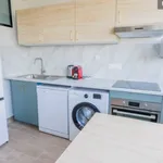 Rent 2 bedroom apartment of 39 m² in Paris