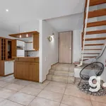 Rent 2 bedroom house of 92 m² in Βουλιαγμένη