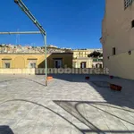 Affitto 5 camera appartamento di 355 m² in Naples