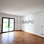 Rent 3 bedroom house of 351 m² in Leiria