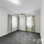 Rent 3 bedroom apartment in Chadstone