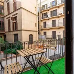 Rent a room of 244 m² in barcelona