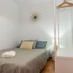 Rent 3 bedroom apartment of 65 m² in barcelona