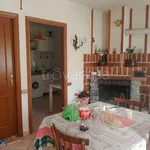 Rent 4 bedroom house of 250 m² in Montereale