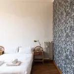 Rent 2 bedroom apartment of 120 m² in milan