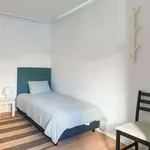 Rent a room of 101 m² in lisbon