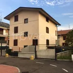 Affitto 2 camera appartamento di 45 m² in Caronno Pertusella