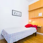 Rent a room of 77 m² in Madrid