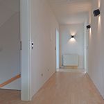 *Frisch renovierte 3-Zimmer Dachgeschosswohnung mit herrlichem Ausblick - Zentral, ruhig, idyllisch*