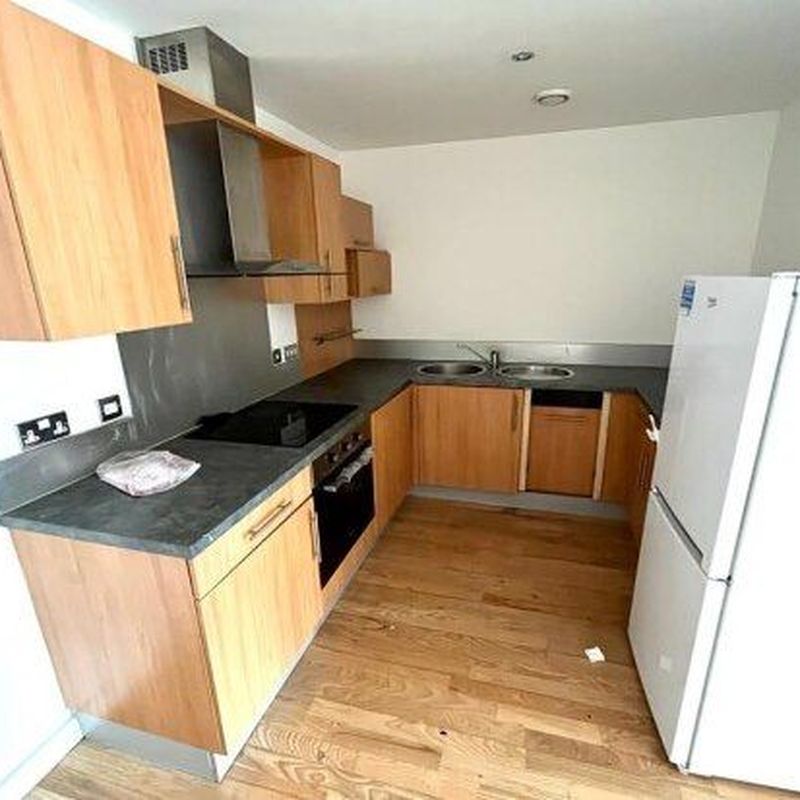 Flat to rent in Waterloo Apartments, Leeds LS10 Tandem