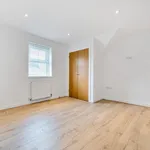 Rent 2 bedroom flat of 199 m² in Wokingham