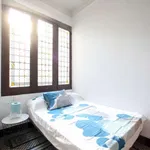 Rent a room of 300 m² in valencia