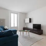 Rent 2 bedroom apartment of 85 m² in milan