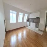 Appartement de 64 m² avec 3 chambre(s) en location à Paris