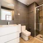 Rent 4 bedroom apartment of 50 m² in Barcelona